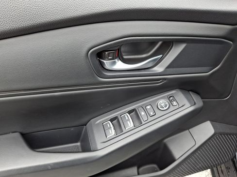 Used 2024 Honda Accord EX image 12