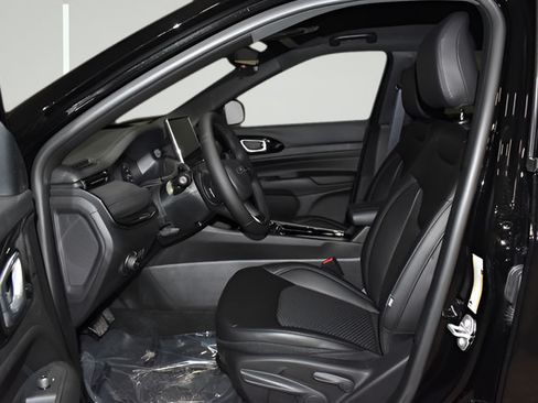 New 2026 Jeep Compass Latitude AWD/4WD image 10