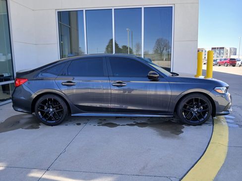 Used 2024 Honda Civic Sport image 6