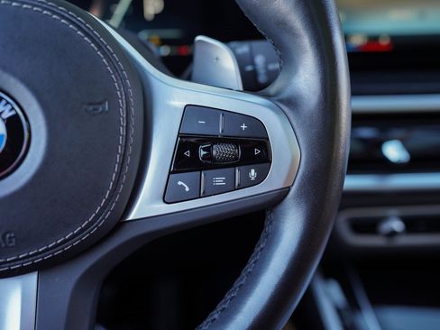 Used 2023 BMW X7 xDrive40i w/ M Sport Package image 31