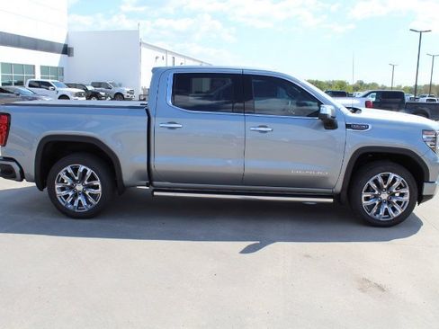 New 2026 GMC Sierra 1500 Denali w/ Denali Reserve Package image 6