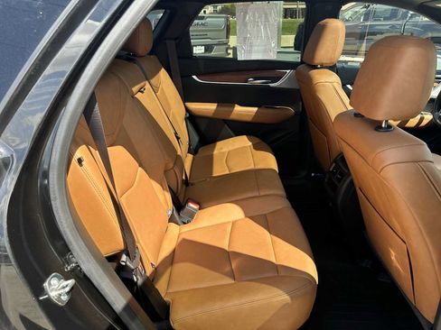 Certified 2024 Cadillac XT5 Premium Luxury AWD/4WD image 36