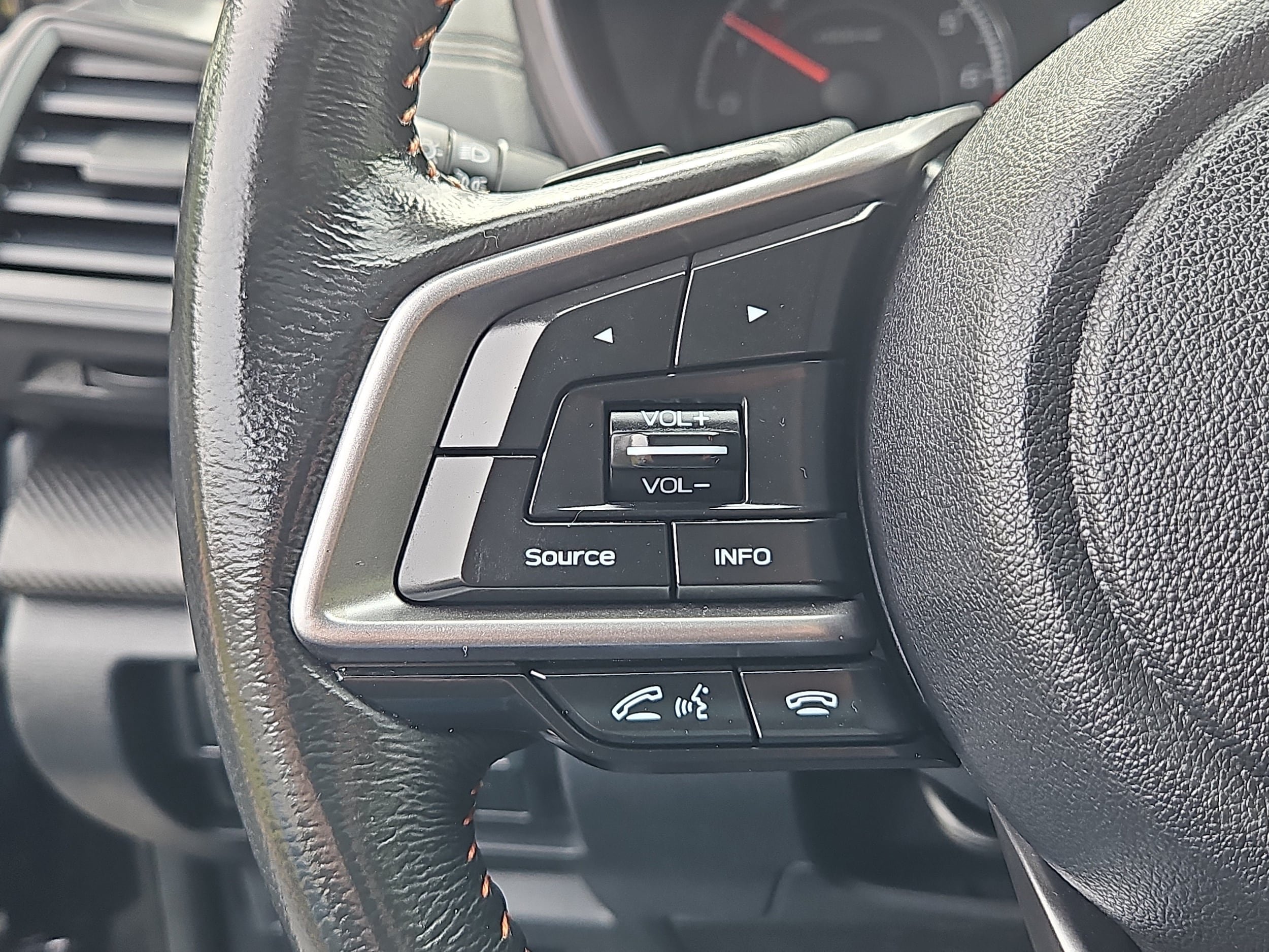 Used 2018 Subaru Crosstrek 2.0i Premium AWD/4WD image 14