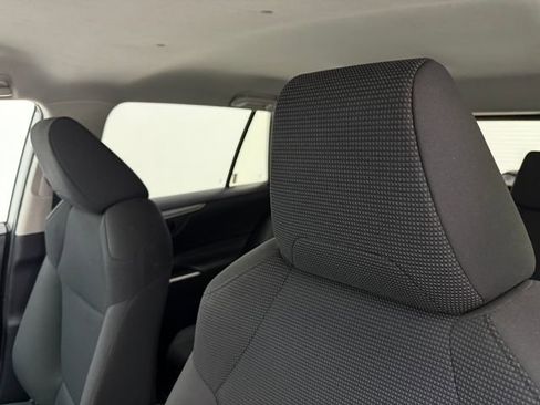 Used 2020 Toyota RAV4 LE FWD image 24