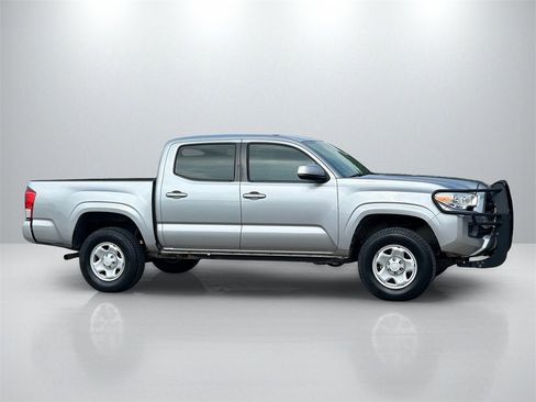 Used 2019 Toyota Tacoma SR w/ SR Convenience Package image 4