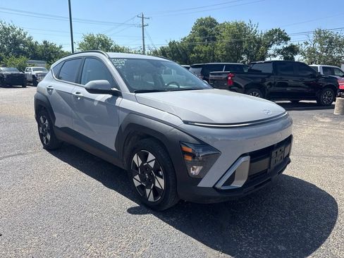 Used 2025 Hyundai Kona SEL FWD image 1