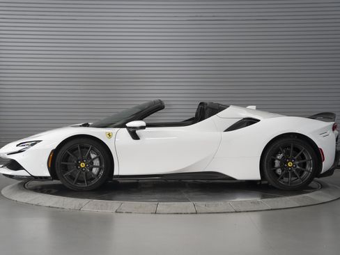 Used 2023 Ferrari SF90 Spider AWD/4WD image 2