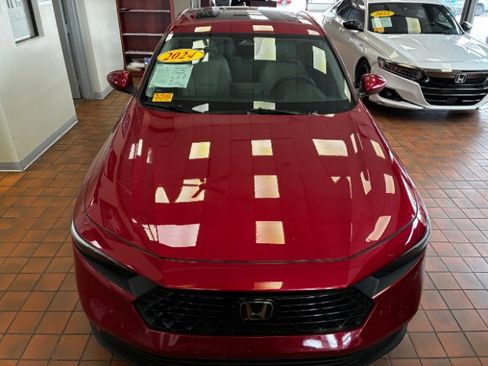 Used 2024 Honda Accord EX image 2
