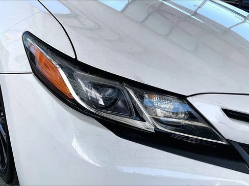 Used 2019 Toyota Camry SE w/ Convenience Package FWD image 28