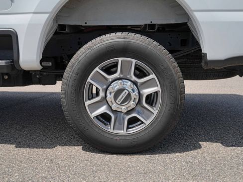 Used 2025 Ford F250 XLT AWD/4WD image 13