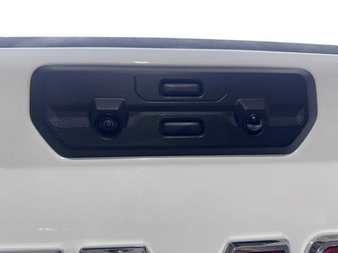 Used 2025 GMC Sierra 1500 AT4 image 25