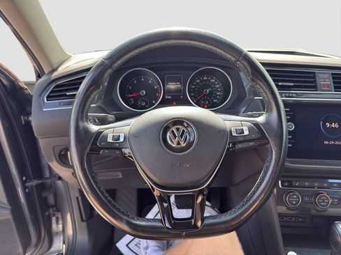 Used 2018 Volkswagen Tiguan SEL AWD/4WD image 10