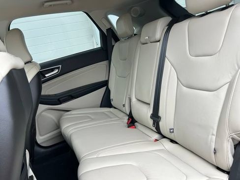 Used 2021 Ford Edge Titanium AWD/4WD image 9