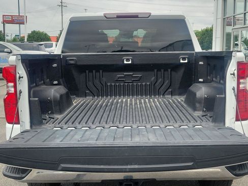 Used 2023 Chevrolet Silverado 1500 LT AWD/4WD image 8