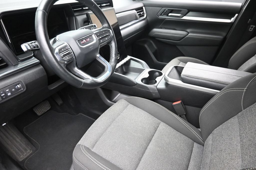 Used 2025 GMC Terrain Elevation AWD/4WD image 16