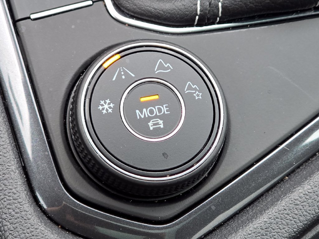 Used 2024 Volkswagen Tiguan SEL R-Line AWD/4WD image 11