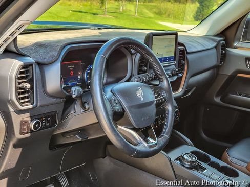 Used 2023 Ford Bronco Sport Outer Banks w/ Tech Package AWD/4WD image 9
