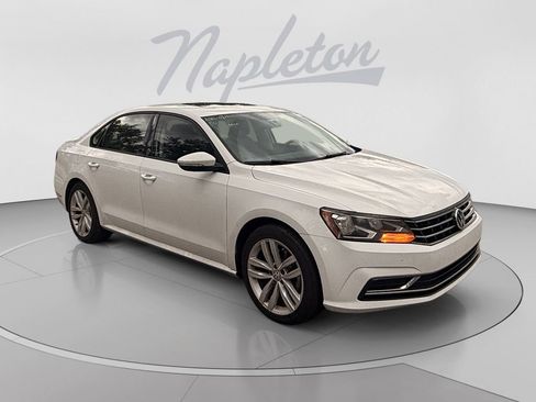 Used 2019 Volkswagen Passat 2.0T Wolfsburg FWD image 8