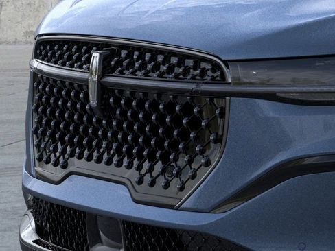 New 2026 Lincoln Nautilus Premier w/ Jet Appearance Package AWD/4WD image 17
