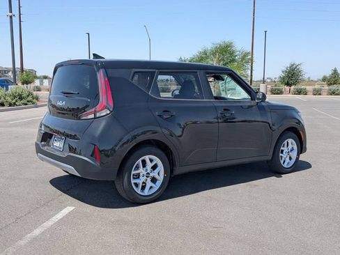 Certified 2025 Kia Soul S FWD image 5