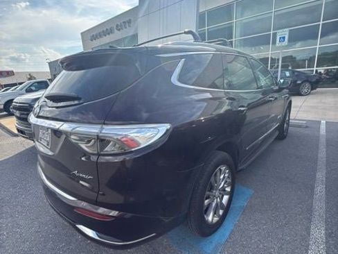 Used 2022 Buick Enclave Avenir w/ Avenir Technology Package AWD/4WD image 23