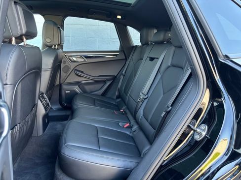 Certified 2026 Porsche Macan AWD/4WD image 8
