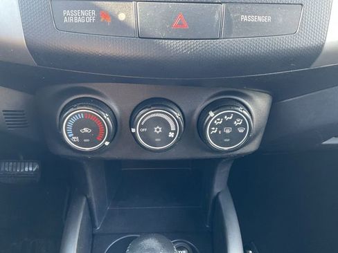 Used 2011 Mitsubishi Outlander ES image 14