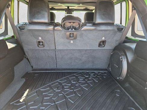 Used 2026 Jeep Wrangler Unlimited Rubicon AWD/4WD image 6