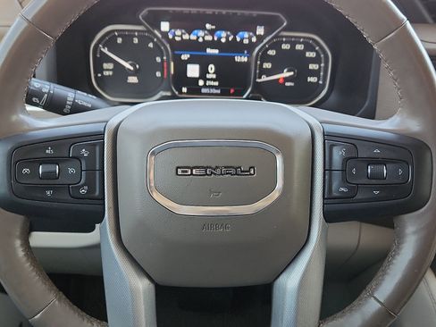 Used 2021 GMC Yukon Denali w/ Denali Premium Package image 24