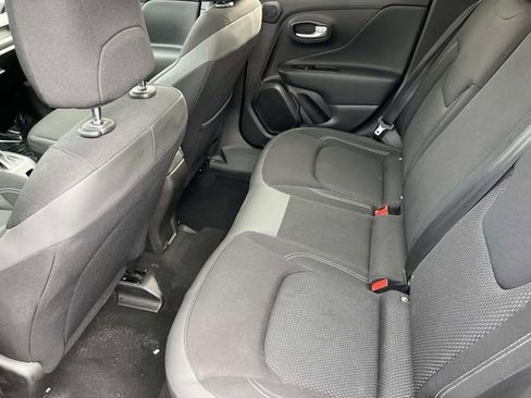 Used 2023 Jeep Renegade Latitude w/ Sun/Sound Group AWD/4WD image 17