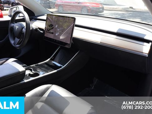 Used 2021 Tesla Model Y Long Range AWD/4WD image 27