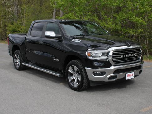 Used 2023 RAM 1500 Laramie AWD/4WD image 3