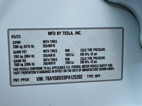Used 2023 Tesla Model Y Long Range AWD/4WD image 24