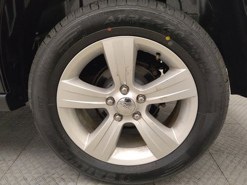 Used 2015 Jeep Patriot Latitude AWD/4WD image 31