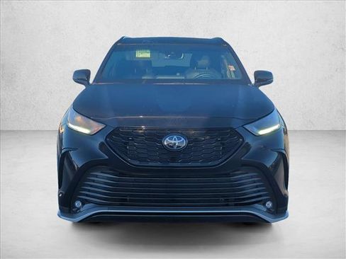 Certified 2022 Toyota Highlander XSE image 2