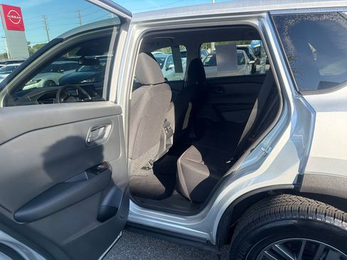 Certified 2025 Nissan Rogue S image 17