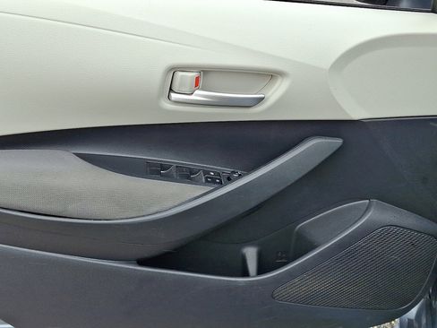 Used 2020 Toyota Corolla LE image 23