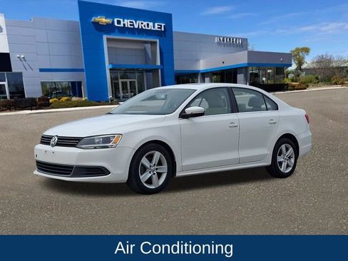 Used 2013 Volkswagen Jetta TDI image 4