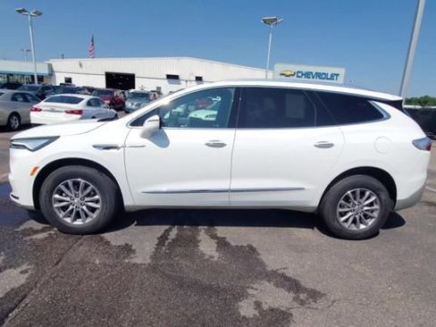Certified 2024 Buick Enclave Essence AWD/4WD image 5