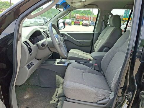 Used 2008 Nissan Frontier SE w/ SE Value Truck Pkg AWD/4WD image 13