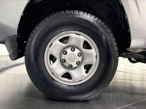 Used 2023 Toyota Tacoma SR AWD/4WD image 9