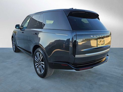 New 2025 Land Rover Range Rover SE image 3
