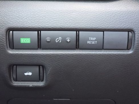 Used 2024 Nissan Sentra SR FWD image 12
