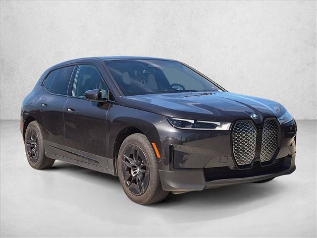Used 2024 BMW iX xDrive50 w/ Convenience Package AWD/4WD image 3