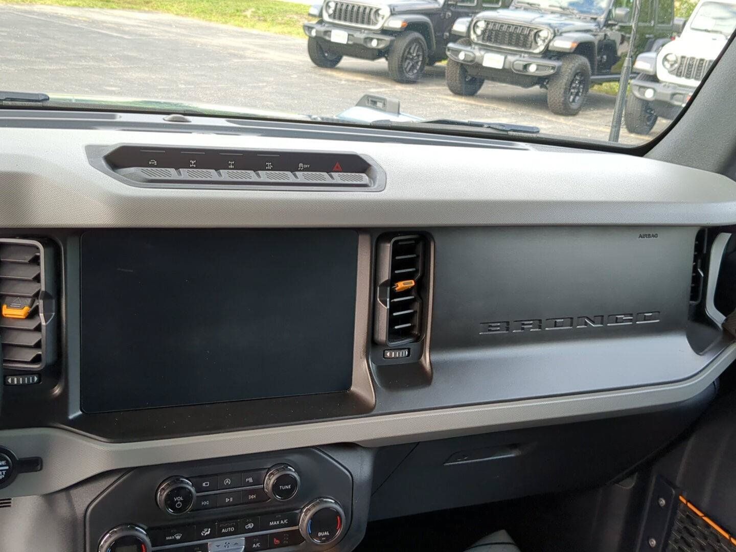Used 2023 Ford Bronco Badlands AWD/4WD image 16