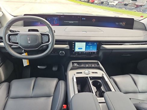 New 2025 Lincoln Navigator L Reserve AWD/4WD image 11