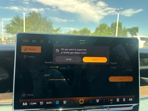 Used 2025 Volkswagen Tiguan SEL R-Line AWD/4WD image 27