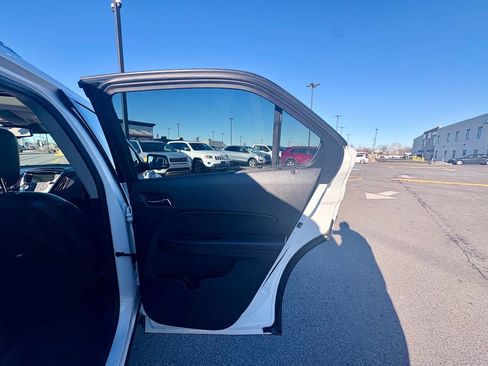 Used 2015 Chevrolet Equinox LTZ image 33