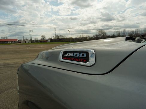 Used 2023 RAM 3500 Limited AWD/4WD image 9