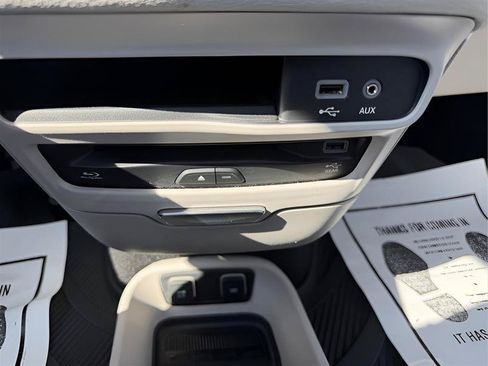 Used 2018 Chrysler Pacifica Limited w/ Advanced Safetytec Group FWD image 58
